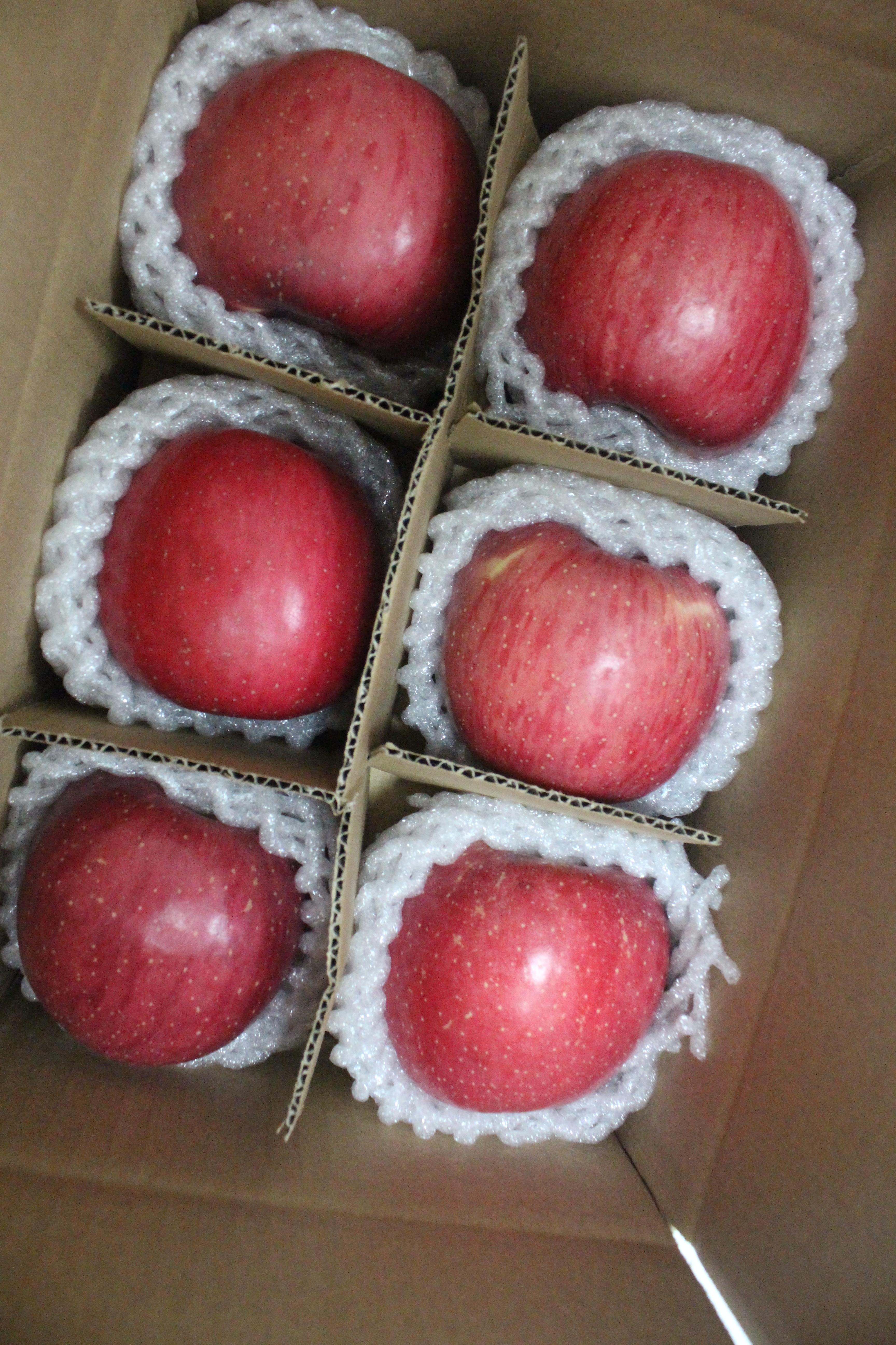 [通货实惠装]陕西洛川苹果红富士 带箱5斤80mm 尝鲜款 新鲜水果晒单图