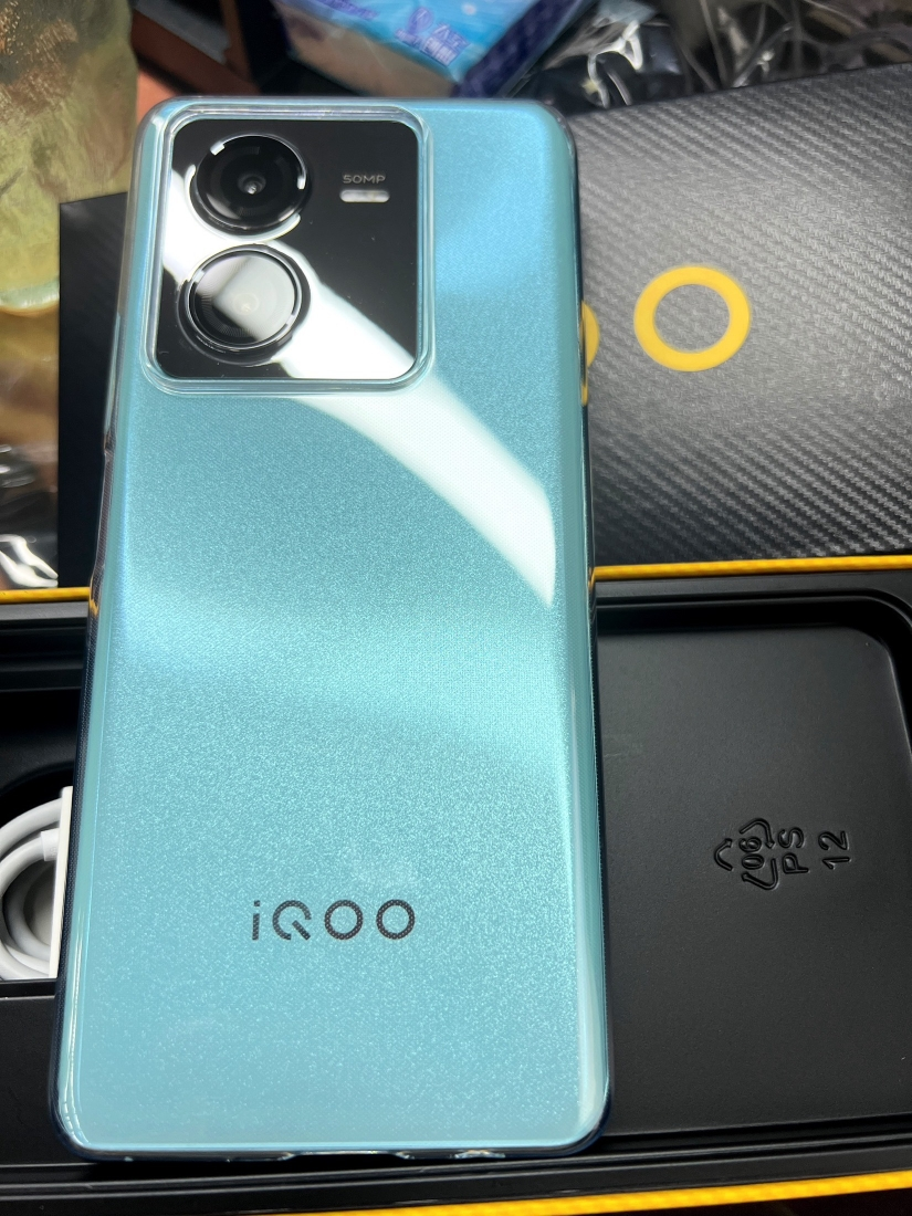 [原封]vivo iQOO Z8x 12GB+256GB 星野青 第一代骁龙6 5G芯 120Hz高刷屏 44W闪充 6000mAh超长续航 5G手机 Z8晒单图
