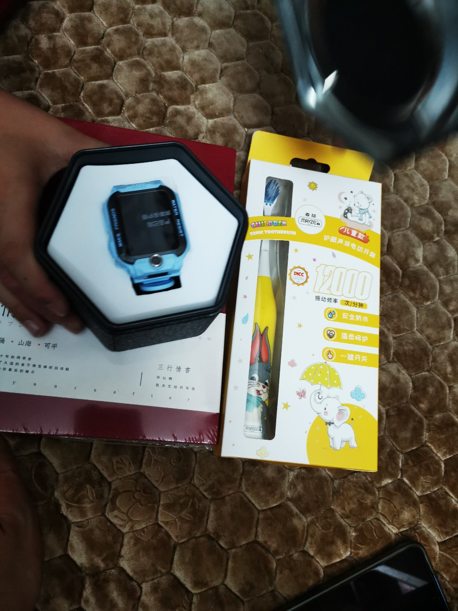 小天才儿童电话手表Z6Pro天镜蓝 防水GPS定位智能手表 学生儿童移动联通电信4G视频拍照前后双摄手表手机男女孩晒单图
