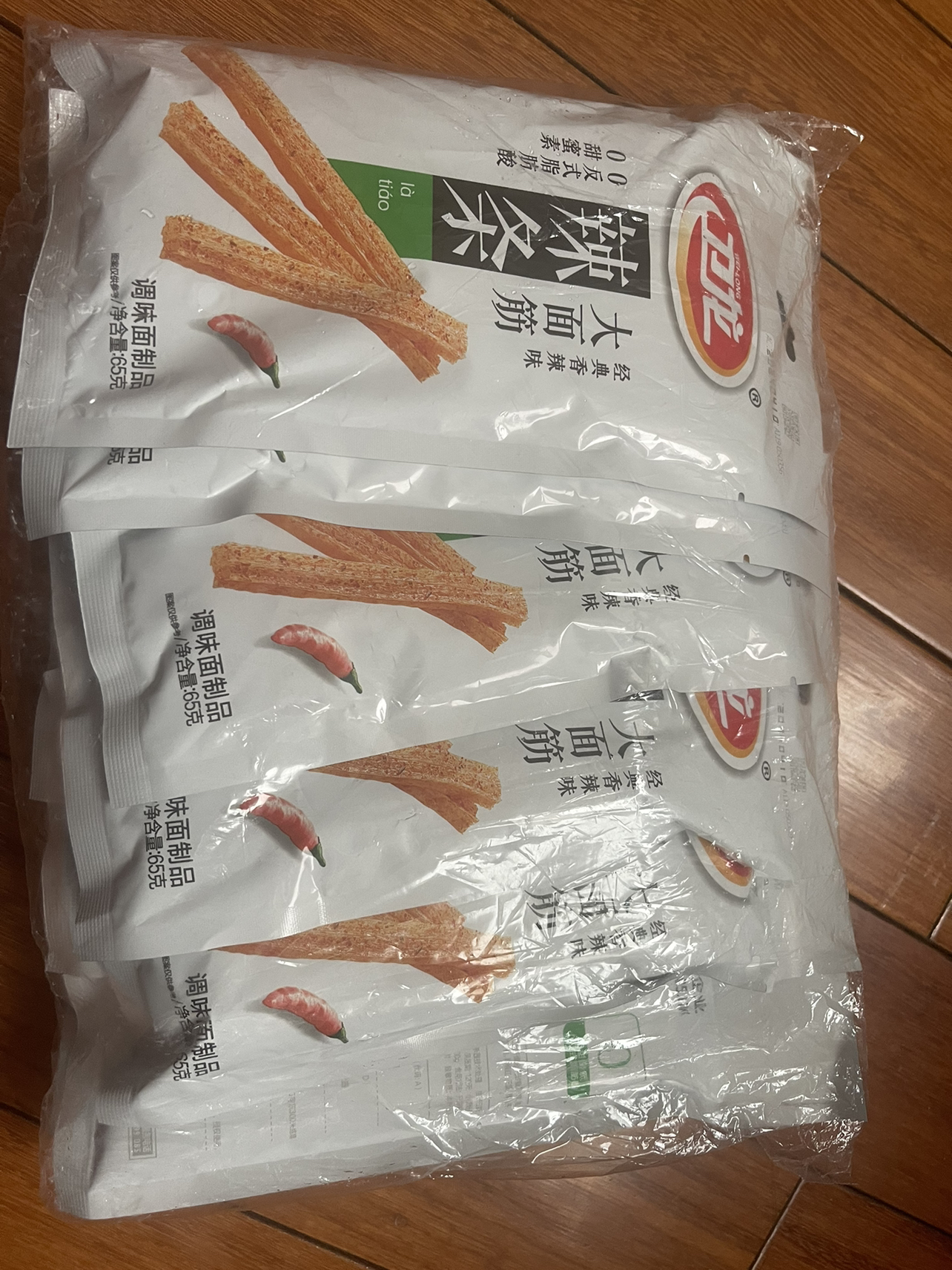 卫龙辣条大面筋65gX10袋 麻辣熟食大面筋 豆腐干辣片大刀肉 风味零食品S晒单图