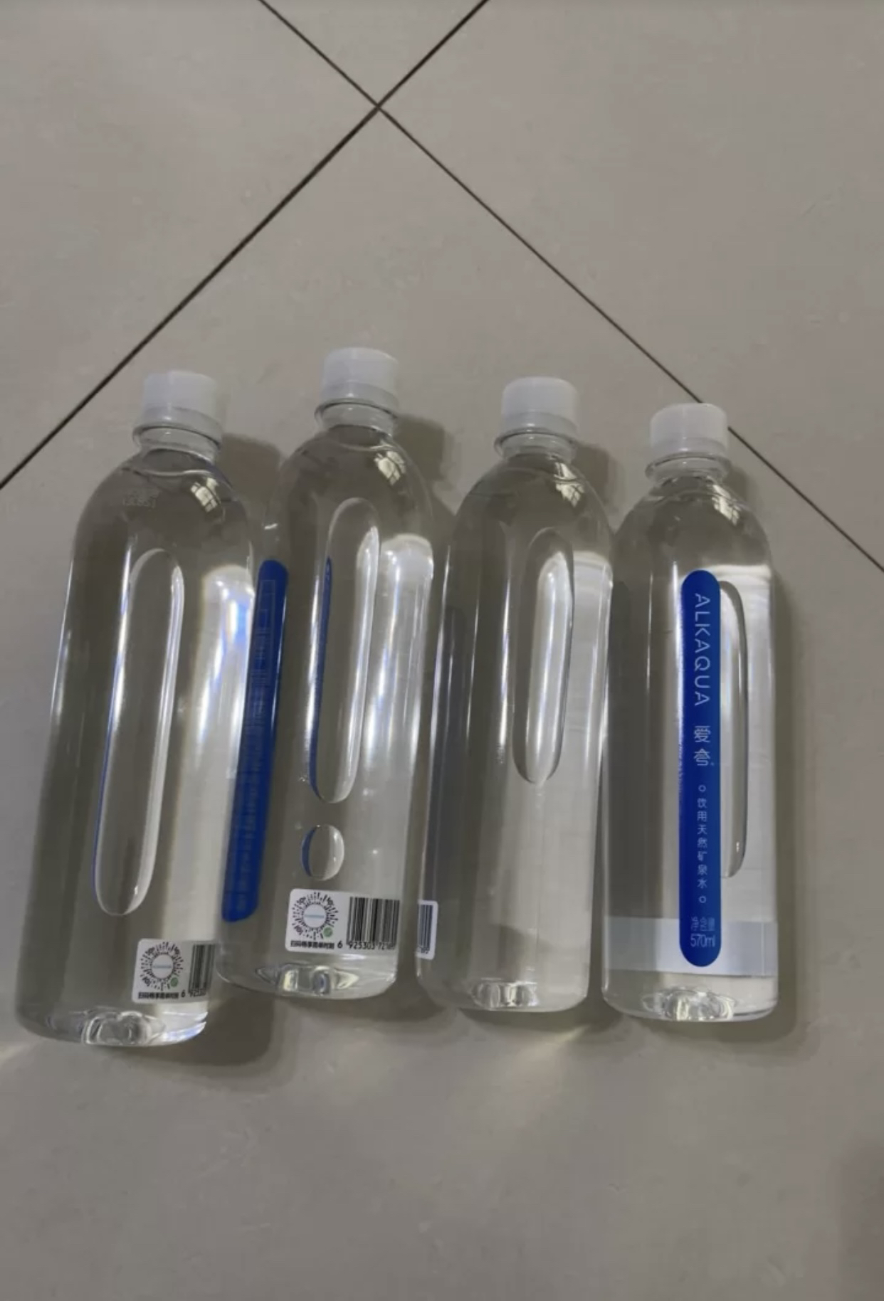 统一 爱夸 天然矿泉水 570ml*4瓶装晒单图