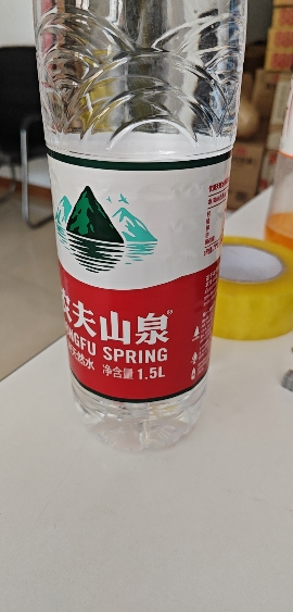 农夫山泉 饮用天然水1.5L*12瓶整箱晒单图