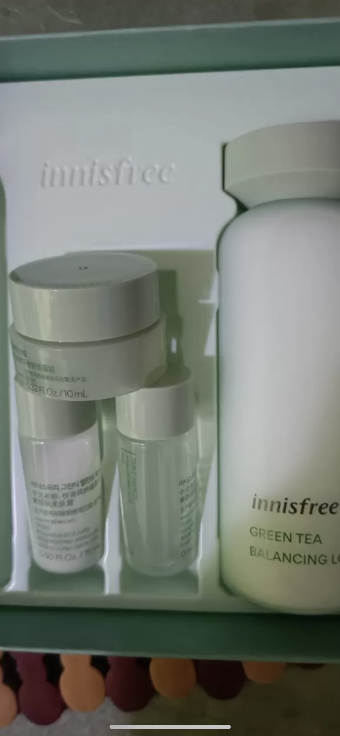 悦诗风吟(Innisfree)绿茶精萃全新升级补水保湿护肤套装清爽不粘腻控油平衡收缩毛孔 水乳2件套+3小样晒单图