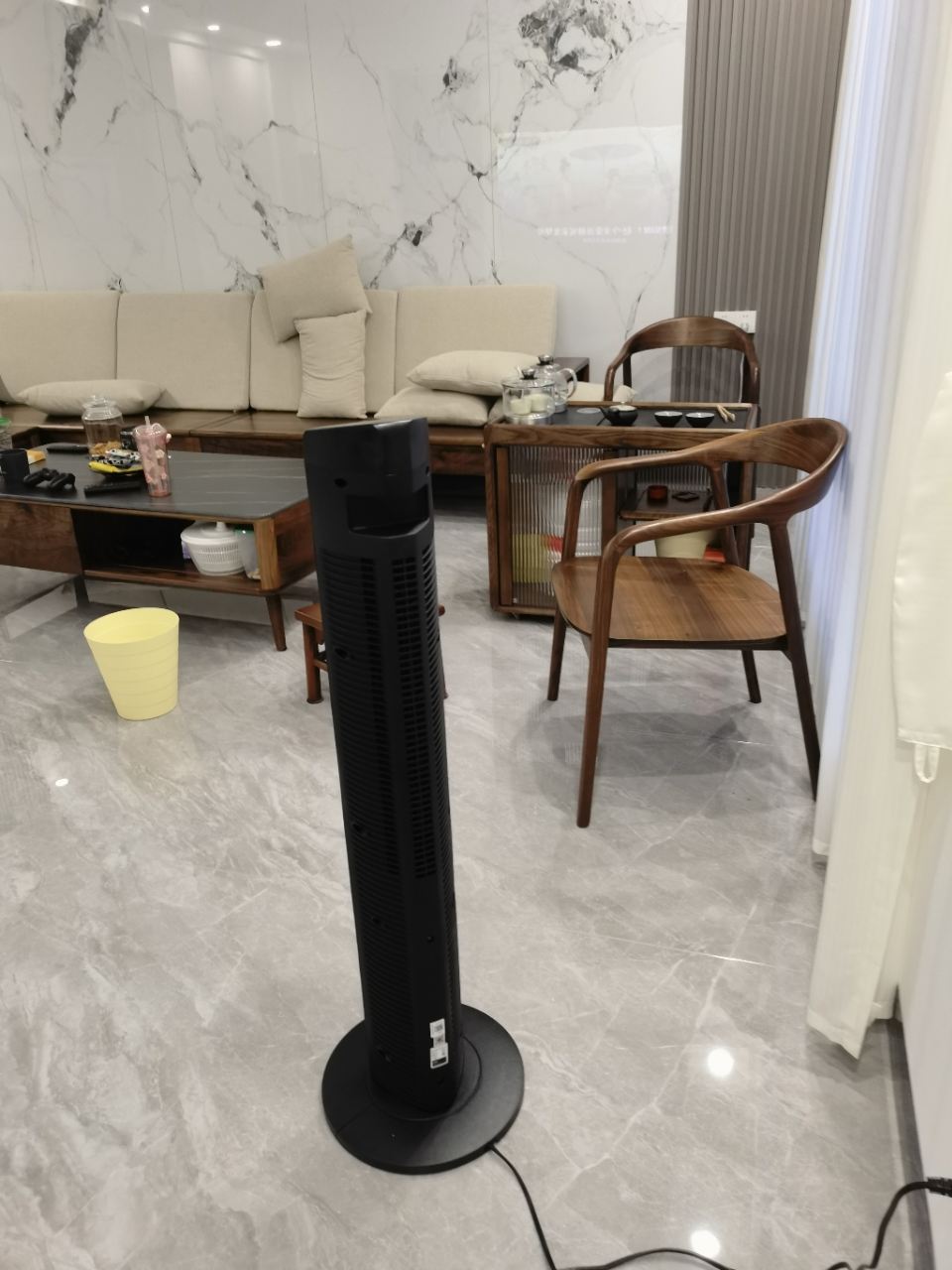 美的(Midea)落地扇电风扇定时节能遥控风扇轻音家用省电大风扇卧室摇头预约定时ZAF09KR 柔风塔扇晒单图
