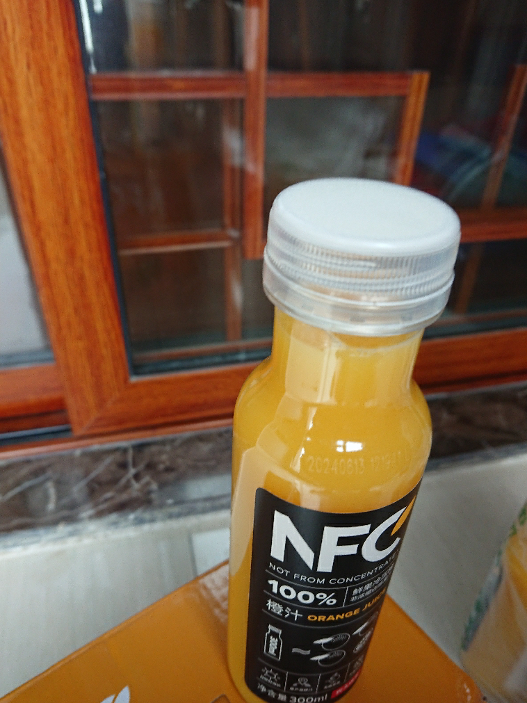 农夫山泉 NFC果汁饮料NFC橙汁300ml*10瓶 礼盒分享装晒单图