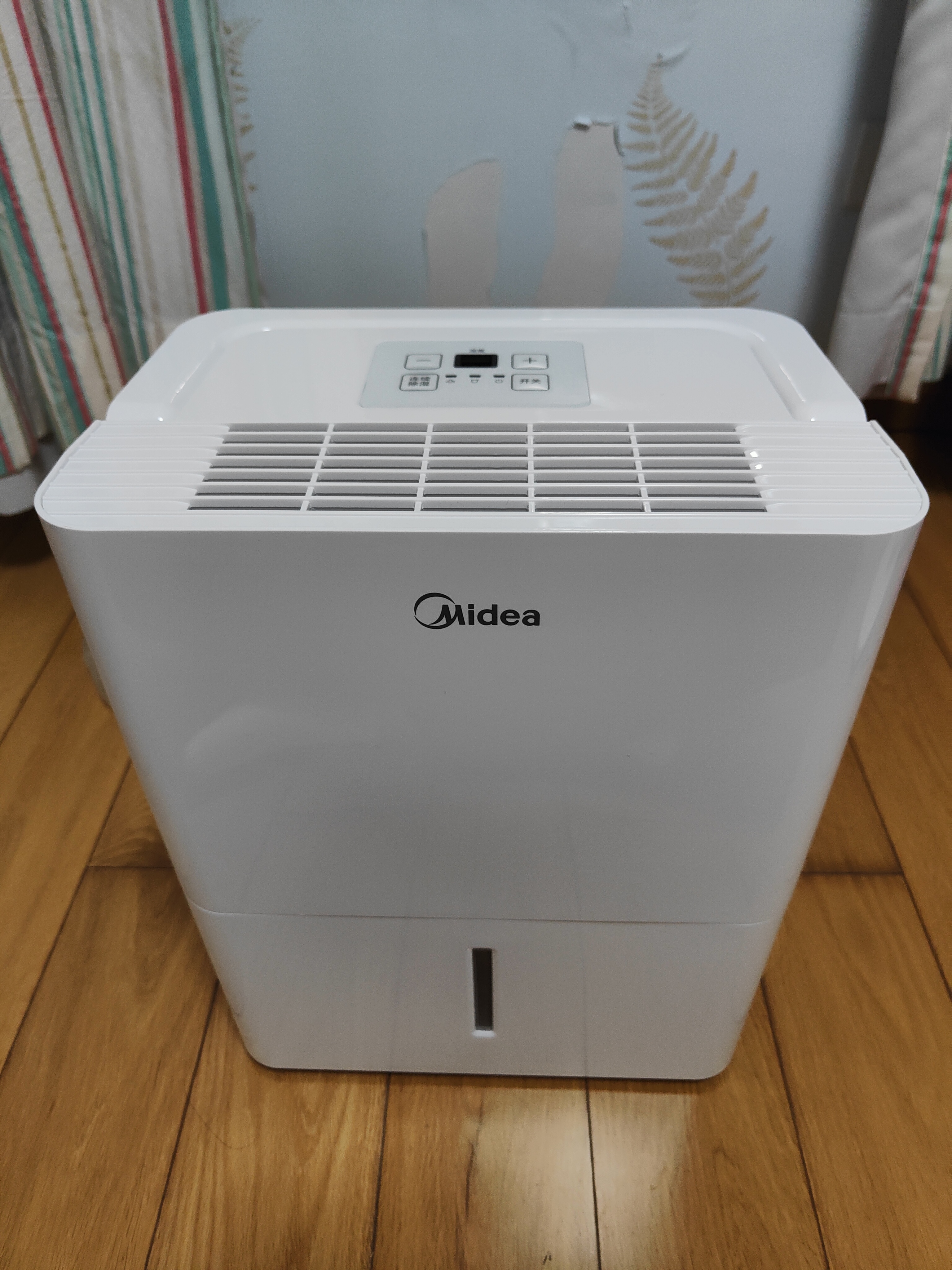 美的(Midea) 家用除湿机干衣/抽湿机除湿量12升/天家用干燥机干衣20㎡以下适用/地下室CF12BD/N7-DN晒单图