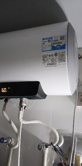 [性价比优选]Leader 60升电热水器 LES60H-LT 海尔智家 2200W速热 防电墙 二级能效 八年包换晒单图