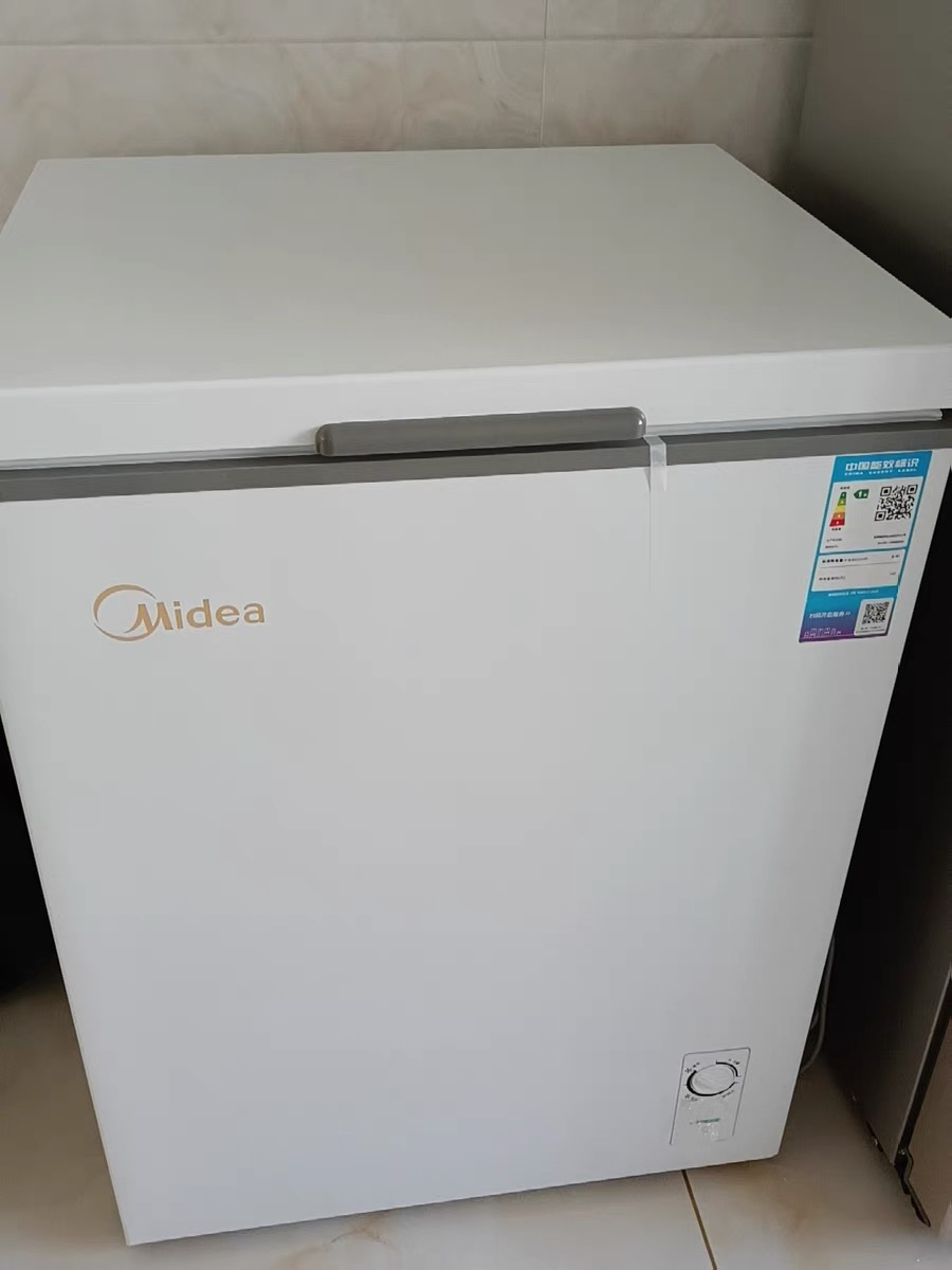 美的(Midea)冰柜143升低霜家用囤货小冷柜 冷藏冷冻转换 一级能效母婴母乳小冰箱 BD/BC-143KMD(E)晒单图