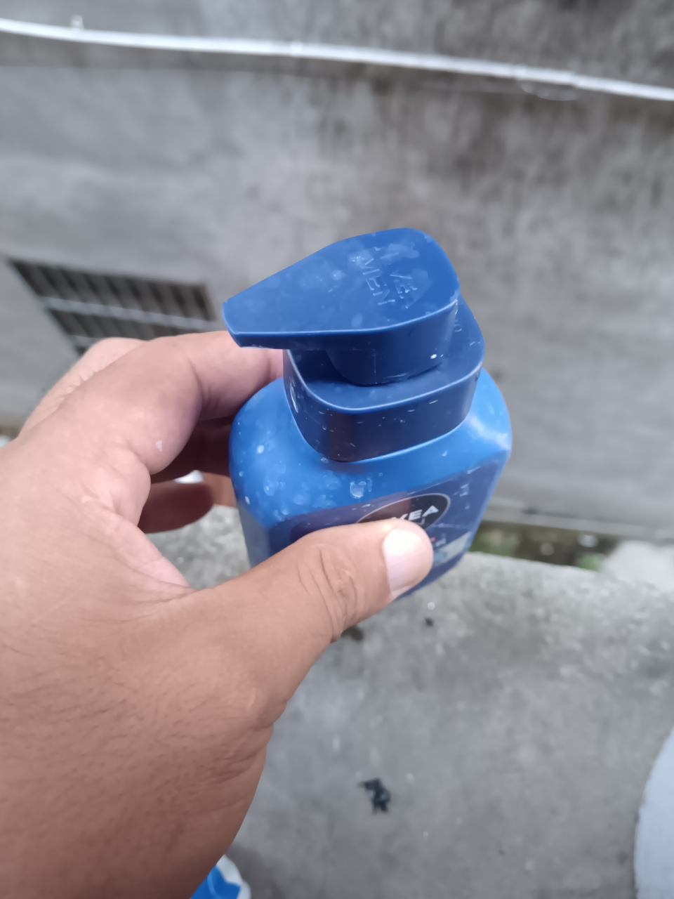 妮维雅(NIVEA)男士水活畅透精华洁面液150g 沐浴露晒单图