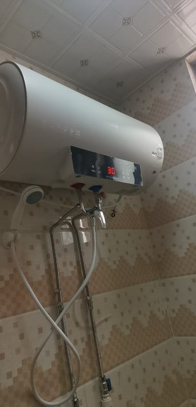 四季沐歌(MICOE) 电热水器60升储水式 3000W变频速热增容预约节能智能家电 自带地线M3-D60-30-YH1晒单图