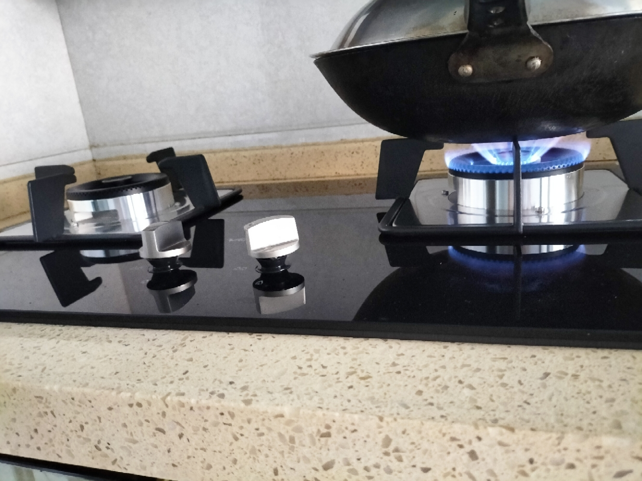 万和 一级能效 燃气灶5.0KW大火力嵌入式台式两用灶具家用双灶天然气 钢化玻璃 全进风 JZT-B7L51晒单图
