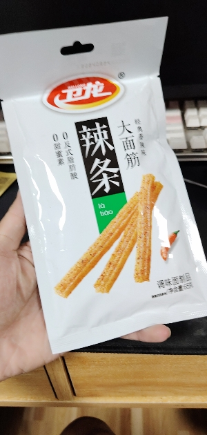 卫龙辣条大面筋65g*1包麻香辣网红小吃休闲零食品素肉聚餐晒单图