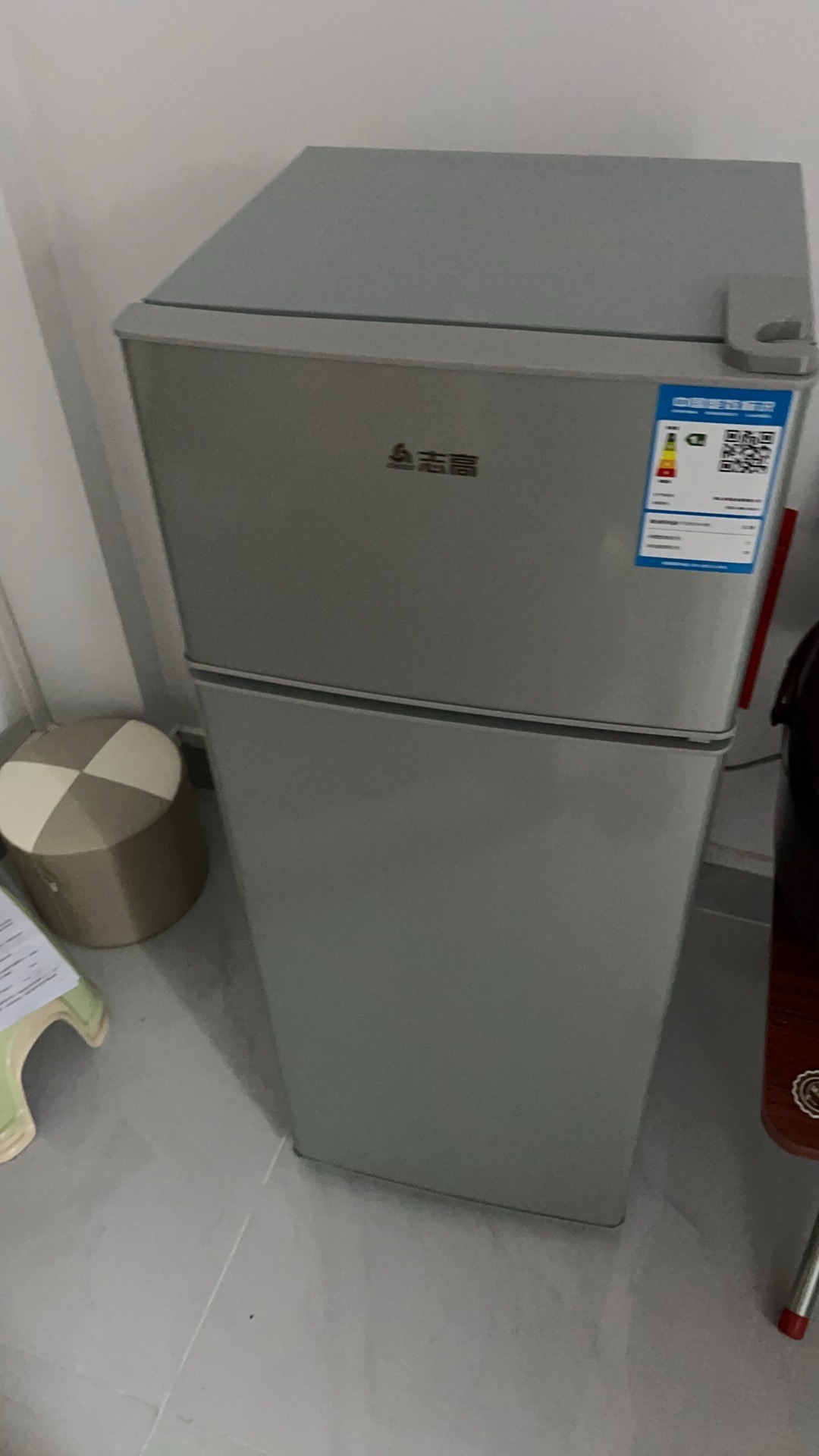 志高(CHIGO)BCD-99A189L 小型双门迷你小冰箱 家用双开门电冰箱 节能两门冰箱小闪亮银直冷晒单图