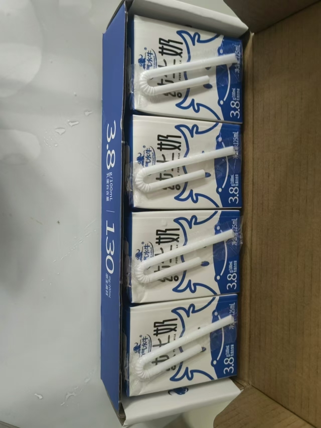 3.8g/100ml优质乳蛋白 神气水牛纯奶吸管装125ml*4盒mini版纯奶试喝装晒单图