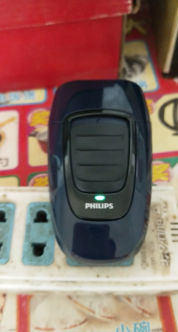 飞利浦(PHILIPS) 电动剃须刀 男士旋转式刮胡须刀 经典PQ系列 实用生日礼物送男友送父亲 充电款PQ190/16晒单图