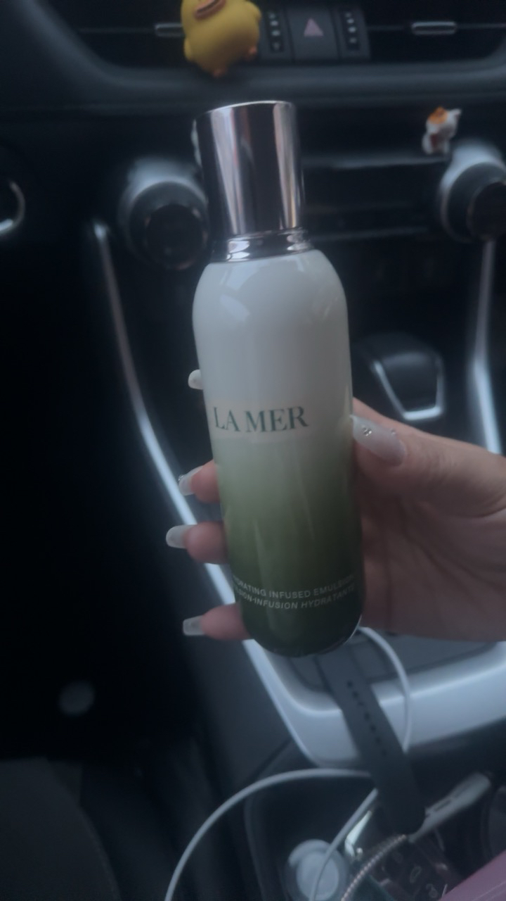 海蓝之谜(LA MER)轻盈精华修护精萃乳液125ML保湿补水乳液焕亮紧致面部护/肤晒单图