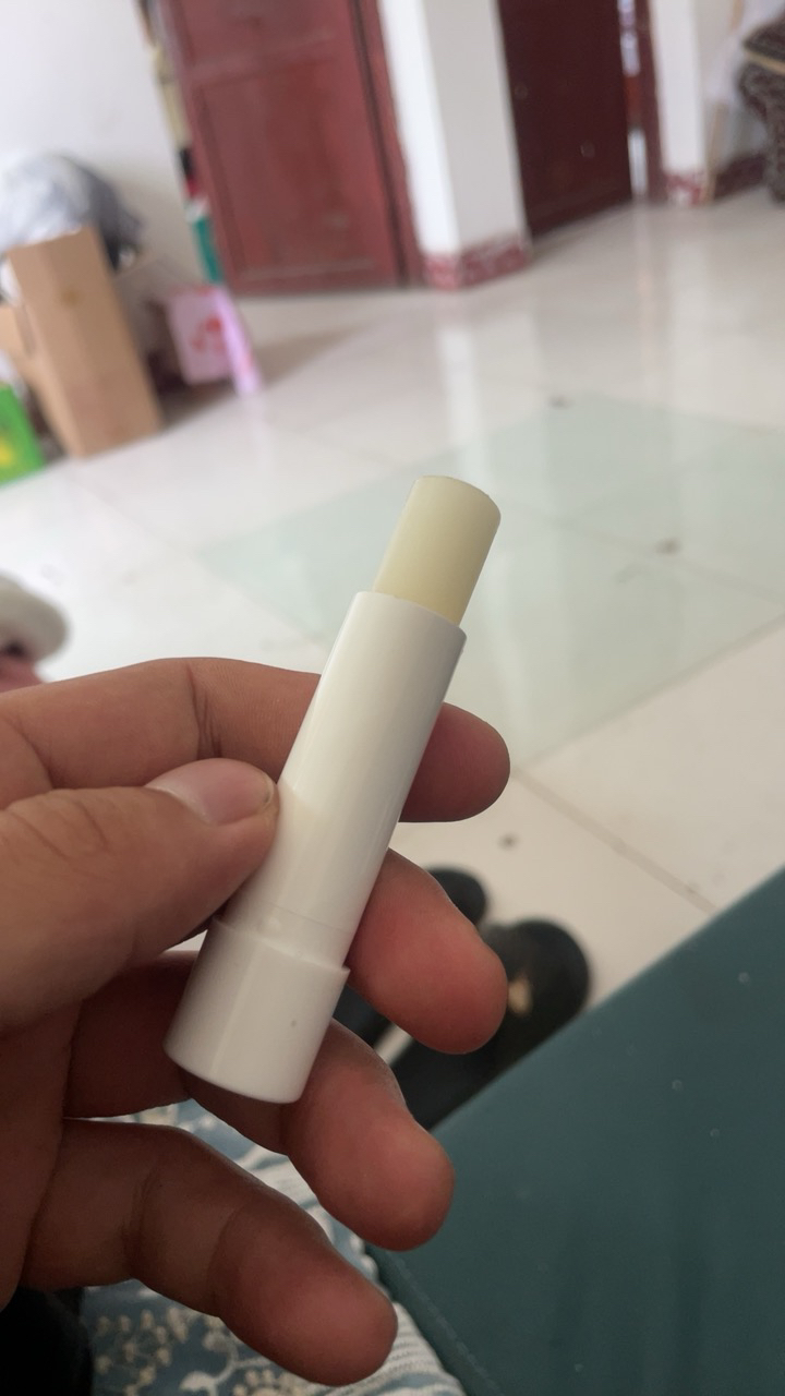 妮维雅NIVEA精华芦荟味护唇膏4.8g(进口 深层滋润 温和呵护)晒单图