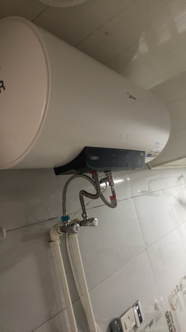 美的(Midea)热水器家用2200W速热低耗节能72小时保温 长效免换镁棒 60升储水式电热水器F6022-M3(H)晒单图