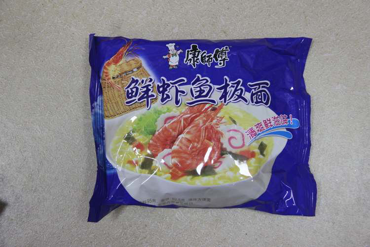 康师傅经典鲜虾鱼板面5袋装五连包多口味香辣红烧牛肉夜宵泡面速食面正品整箱装晒单图