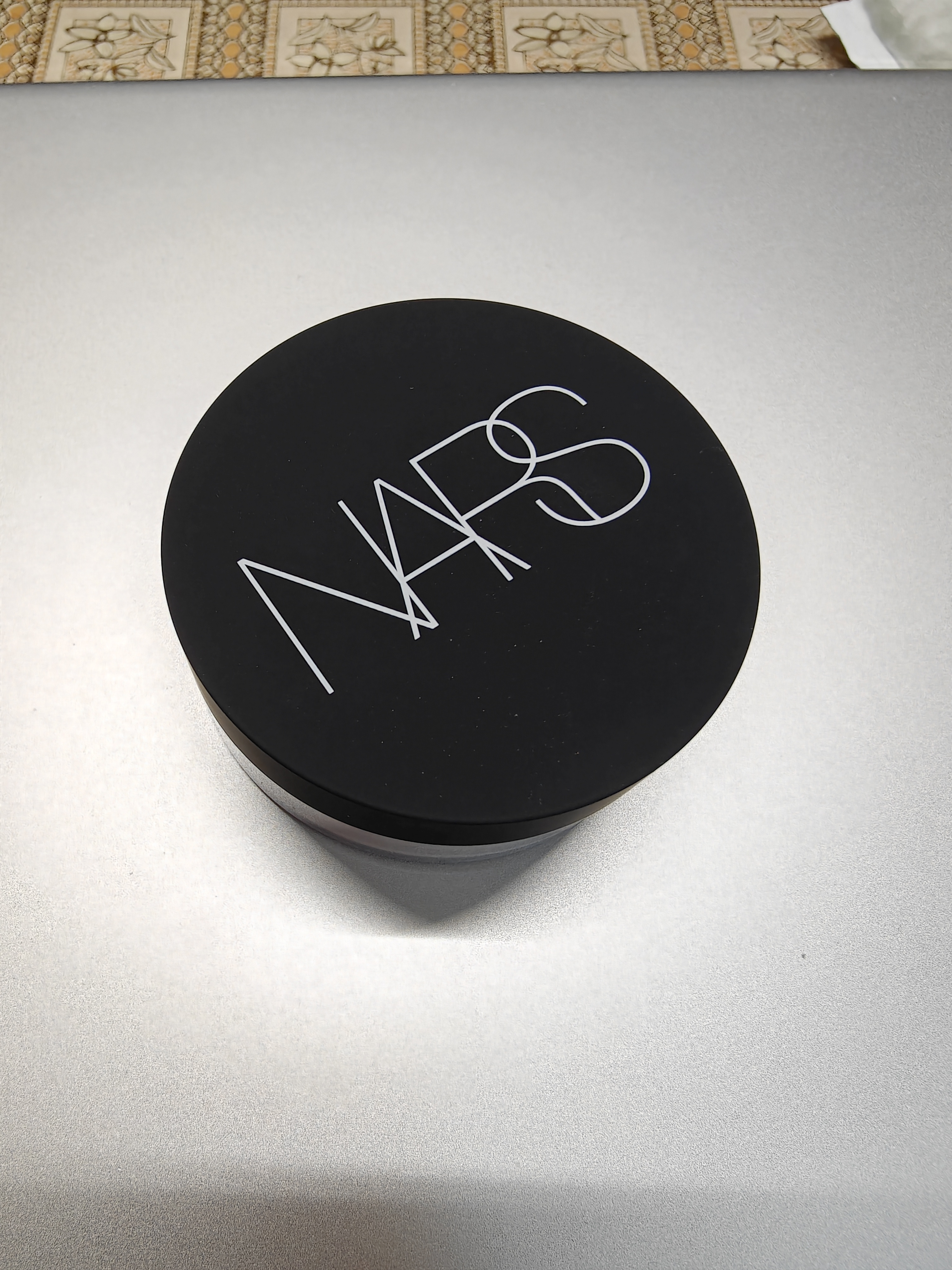 纳斯(NARS) 流光美肌轻透蜜粉 大白散粉10g 细腻控油 长效持妆吸去油光晒单图