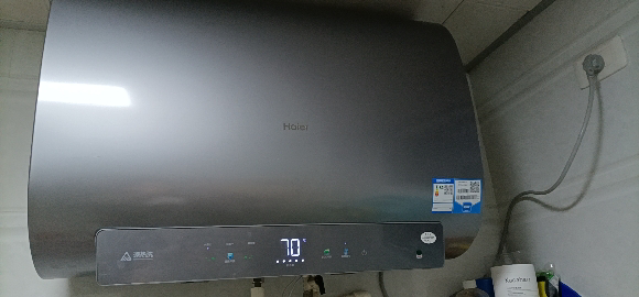 海尔(Haier)60升电热水器EC6001HD-BK1U1 双胆速热 镁棒免更换 水质可视化 10倍大水量 ECO节能晒单图