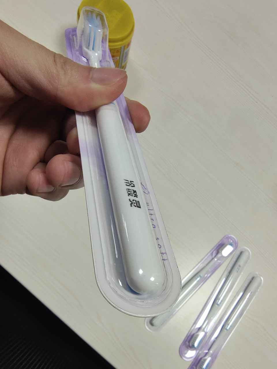 冷酸灵云感觉轻丝护敏牙刷4支装 细柔护龈软毛 成人软毛细毛洁净齿缝小头男女情侣多支装晒单图