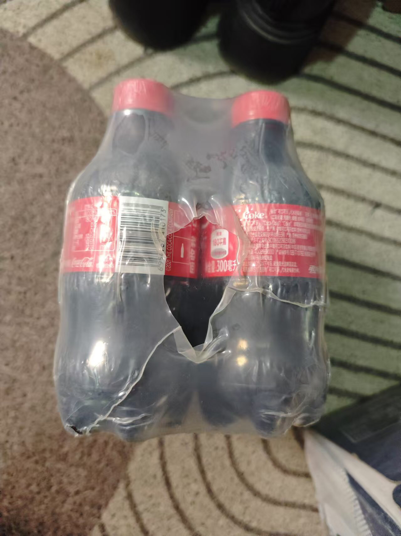 可口可乐碳酸饮料经典口味可乐气泡小瓶装汽水300ml*6瓶苏宁宜品推荐晒单图