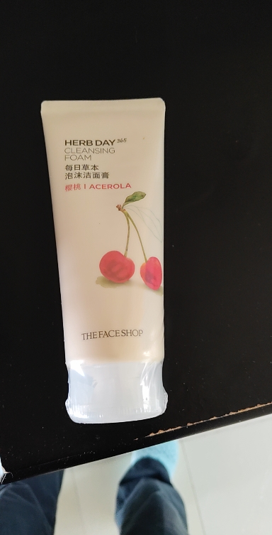 The Face Shop 菲诗小铺 每日草本樱桃泡沫洁面膏170g(洗面奶 洁面乳 有效清洁 舒缓 保湿)晒单图