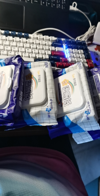 苏宁宜品湿厕纸40片*5包 带盖家庭装水润清爽擦屁屁湿厕纸擦拭细菌可冲散布晒单图
