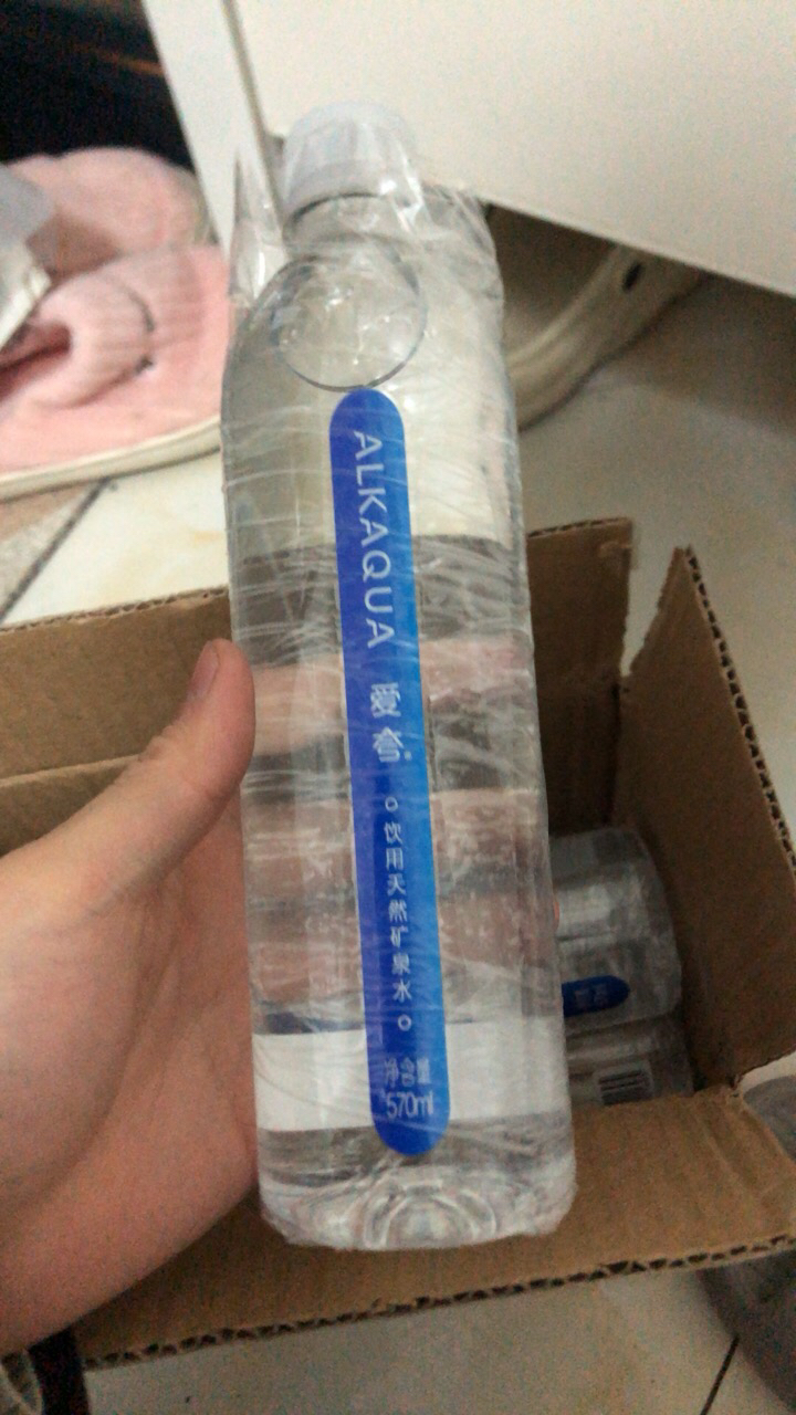 统一 爱夸 天然矿泉水 570ml*4瓶装晒单图
