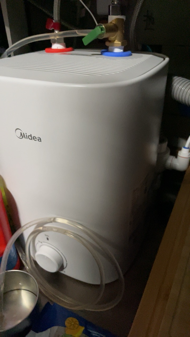 美的(Midea)暖敦敦上出水电热水器小厨宝家用6.6L迷你大水量连续出水36L搪瓷内胆一级能效速热F6.6-20CB晒单图