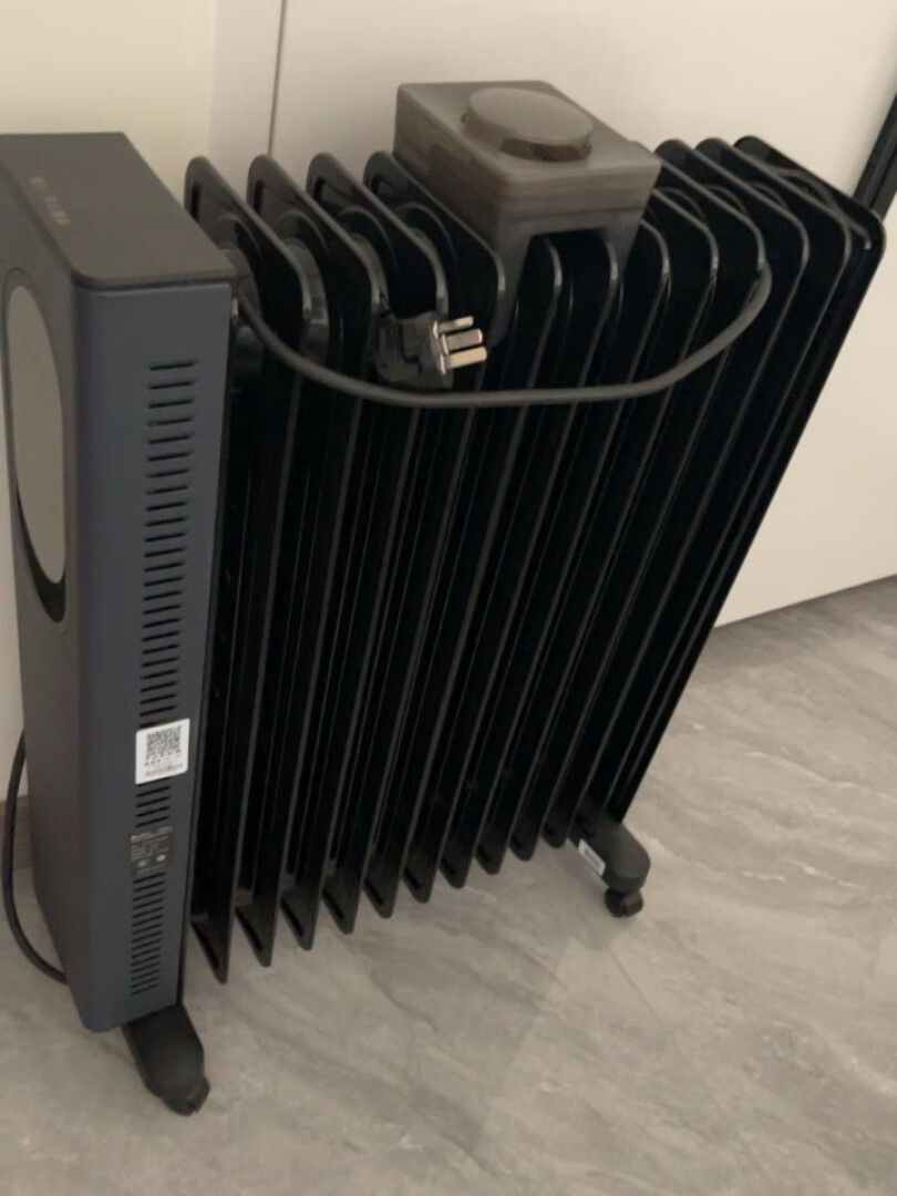 格力(GREE)电油汀取暖家电暖气片加宽13片油汀电热油汀加热石墨烯取暖器家用电暖器 NY23-X6022B晒单图