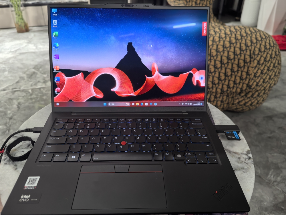 ThinkPad X1 Carbon AI 00CD 14英寸全互联旗舰本Ultra7-155H 32G 1T 核显 2.8K广视角OLED背光显示屏 120Hz刷新率 内置SIM晒单图