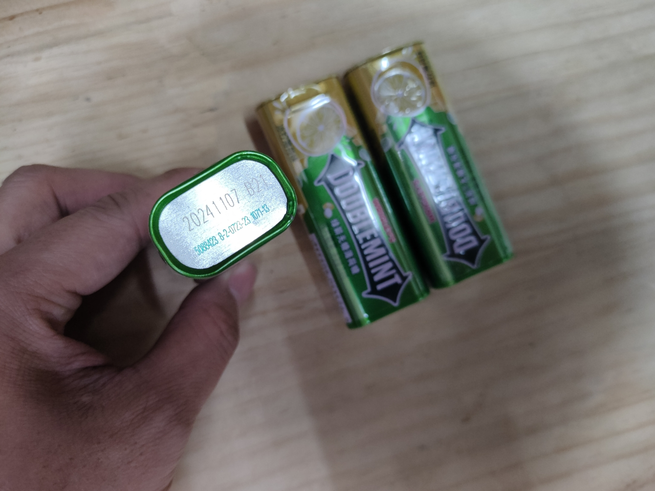 绿箭口香糖泡泡糖零食网红糖果清新口气 23.8g 薄荷糖冰柠薄荷味 铁盒装35粒 -单盒*3晒单图
