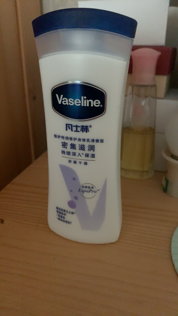 凡士林(Vaseline)特润保湿身体乳清香型秋冬修护滋润全身保湿舒缓肌肤润肤露200ml(新旧包装随机发货)晒单图