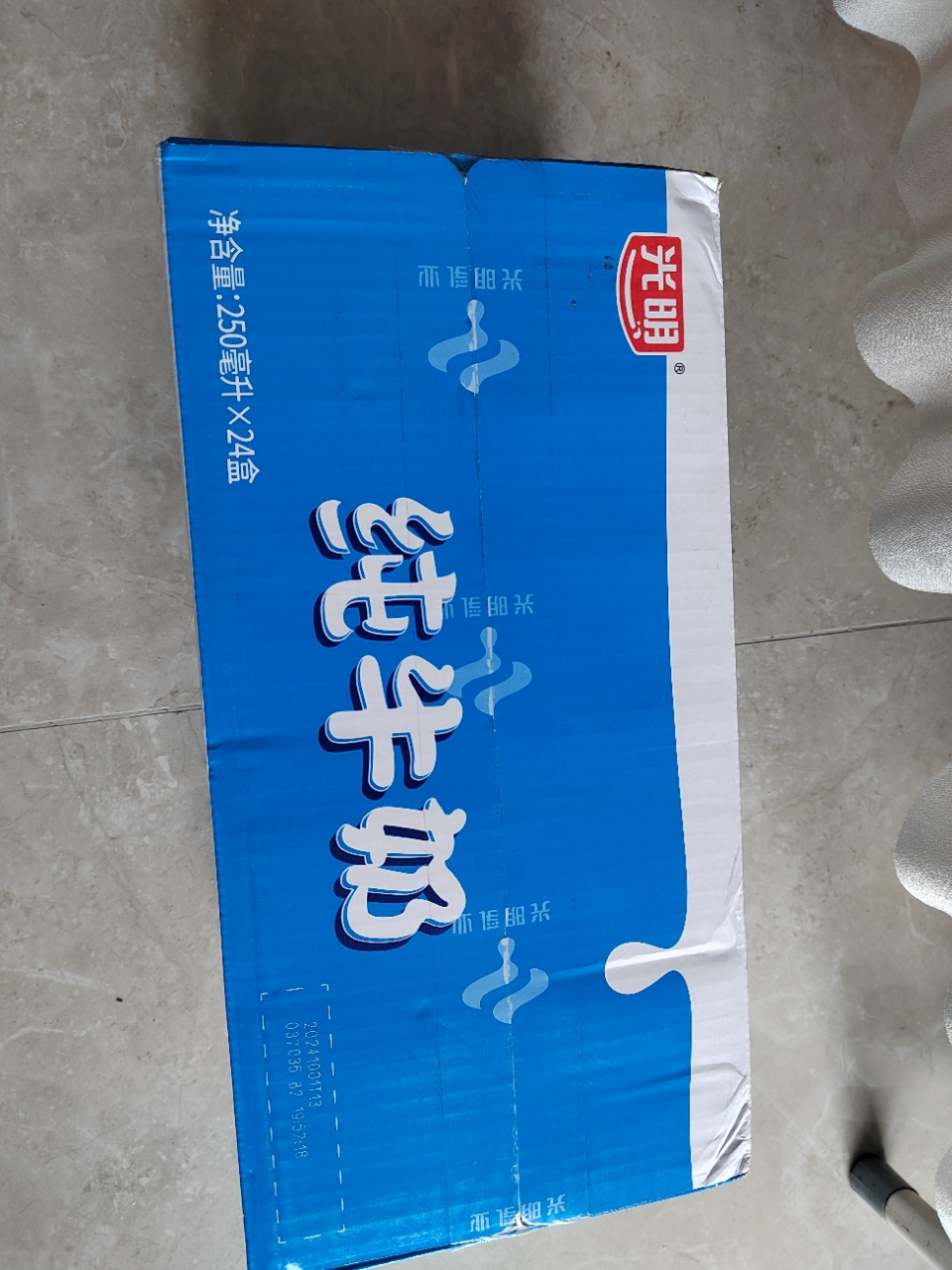 光明 纯牛奶 250mL*24盒/整箱 (苗条装)晒单图