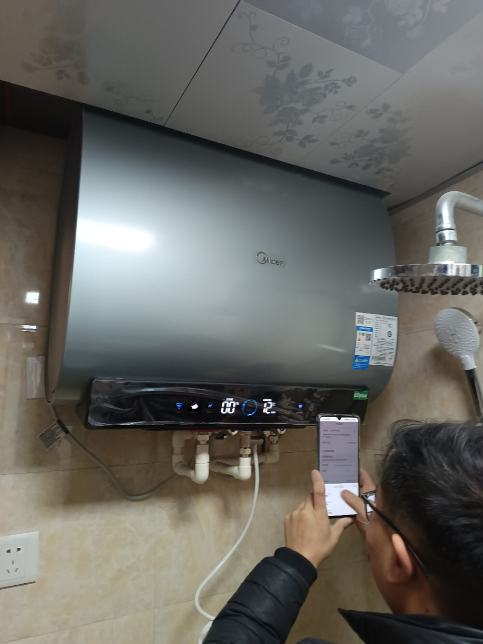 美的(Midea)电热水器超薄玲珑双胆扁桶60升扁桶短款3300W变频镁棒免换一级能效F6033-UDplus晒单图