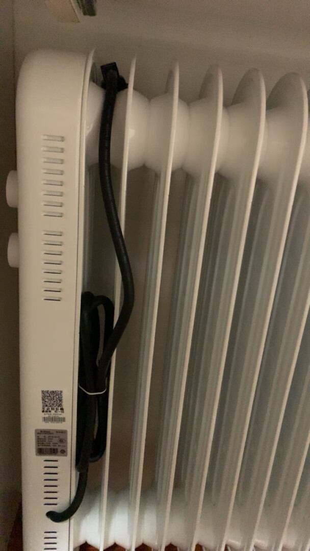 格力(GREE)电油汀取暖器 NDY19-S6130 家用 油丁电暖器 干衣加湿暖气片 17片3000W油汀晒单图