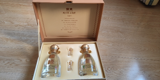 今世缘 国缘对开 柔雅型 42度 500ml *2瓶 礼盒装 苏宁自营晒单图