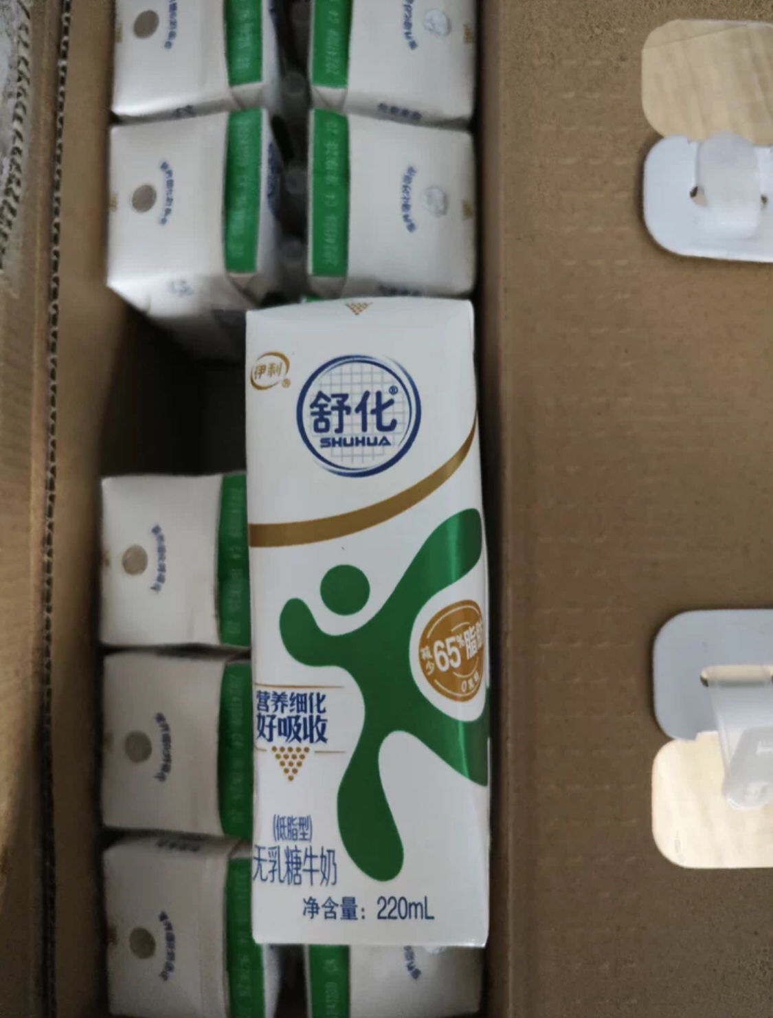 伊利 舒化牛奶低脂无乳糖型 220ml*12盒晒单图