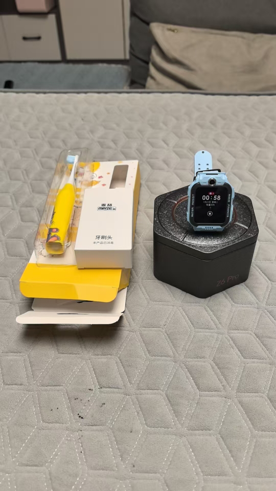 小天才儿童电话手表Z6Pro天镜蓝 防水GPS定位智能手表 学生儿童移动联通电信4G视频拍照前后双摄手表手机男女孩晒单图