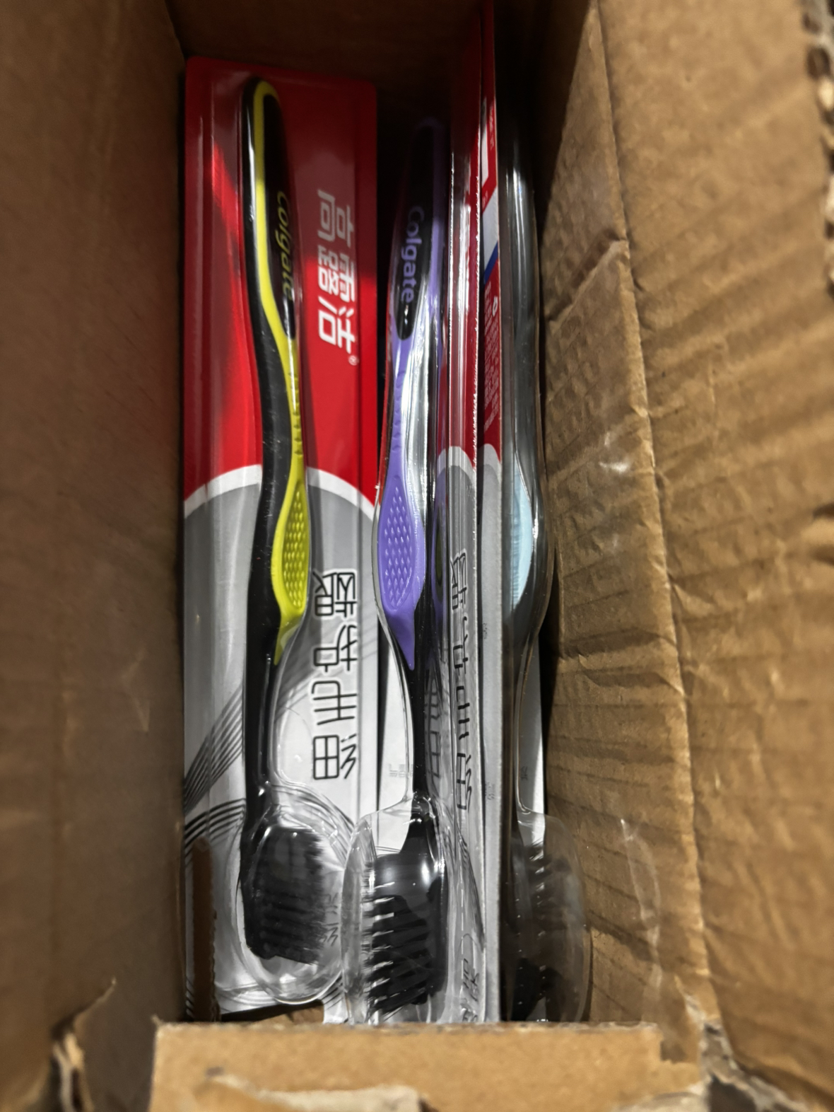 高露洁细毛护深度洁净龈炭牙刷单支装家庭装4支晒单图