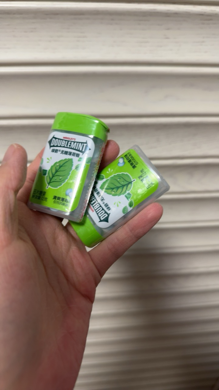 绿箭口香糖泡泡糖零食网红糖果清新口气 塑料盒20粒 清爽薄荷味晒单图