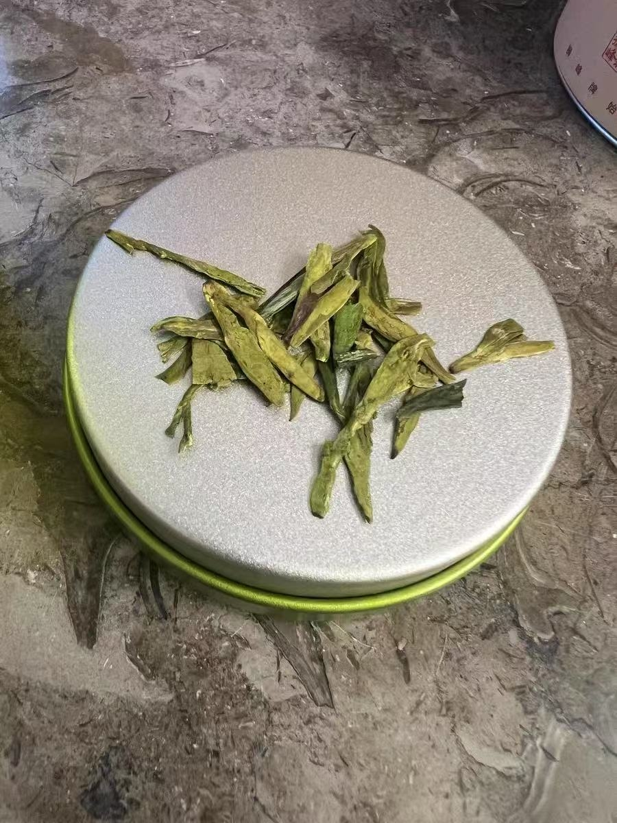 2025新茶上市狮峰牌绿茶特级龙井茶叶杭州明前龙井43号正宗春茶罐装50g晒单图