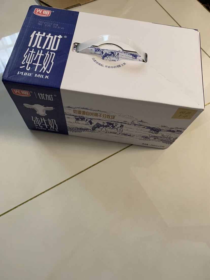 光明 优加 高品质纯牛奶 优+纯奶礼盒 250ml*12盒晒单图