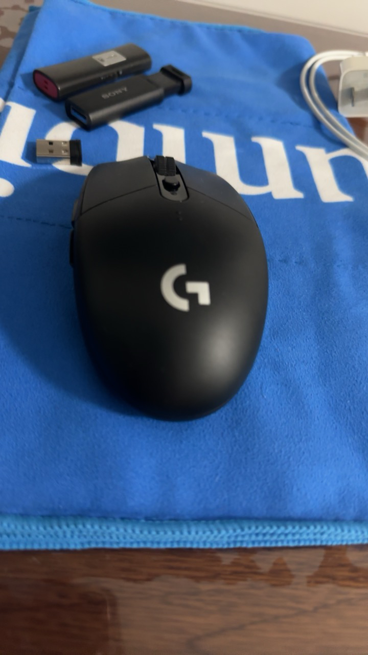 罗技(Logitech)G304电竞游戏无线鼠标USB接收台式机笔记本电脑通用正品原装便携绝地求生神器吃鸡宏APEX黑色晒单图