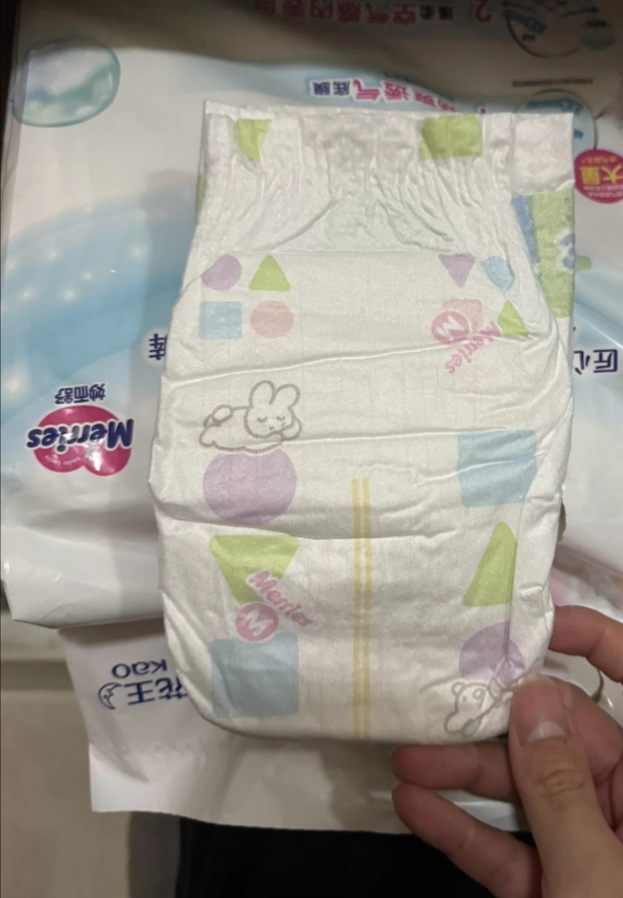 日本进口花王(Merries)妙而舒经典款纸尿裤中号M64片(6-11KG)新生儿出生婴儿男女宝宝纸尿裤尿不湿晒单图