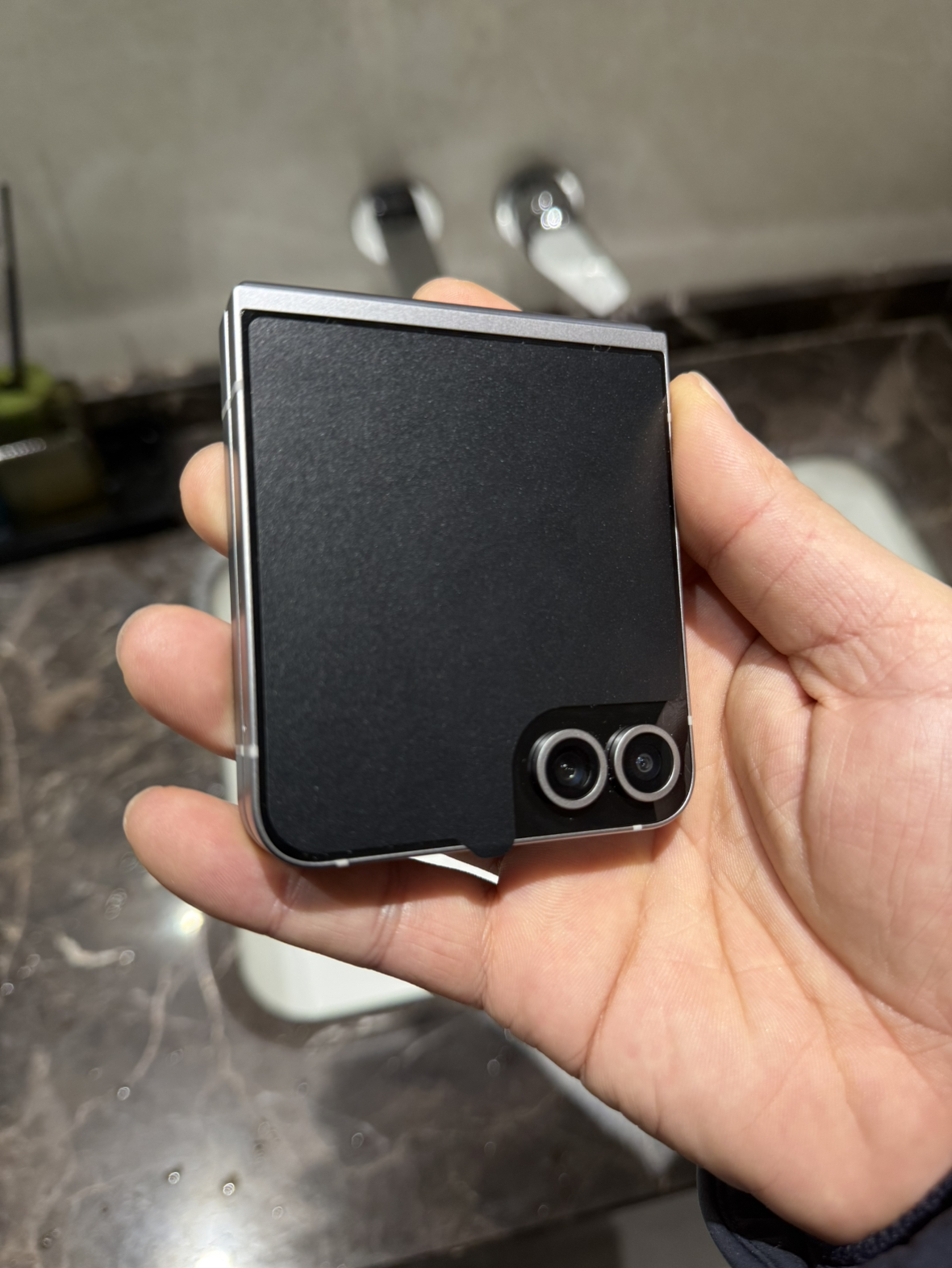 三星Galaxy Z Flip6 5G (SM-F7410) 12GB+256GB 星夜银 折叠屏手机晒单图