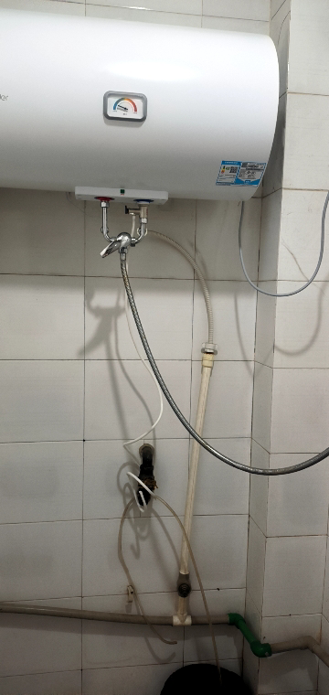 Leader 海尔智家 电热水器LEC6001-20X1 60升 2200W速热 M式新鲜注水 安全防电墙晒单图