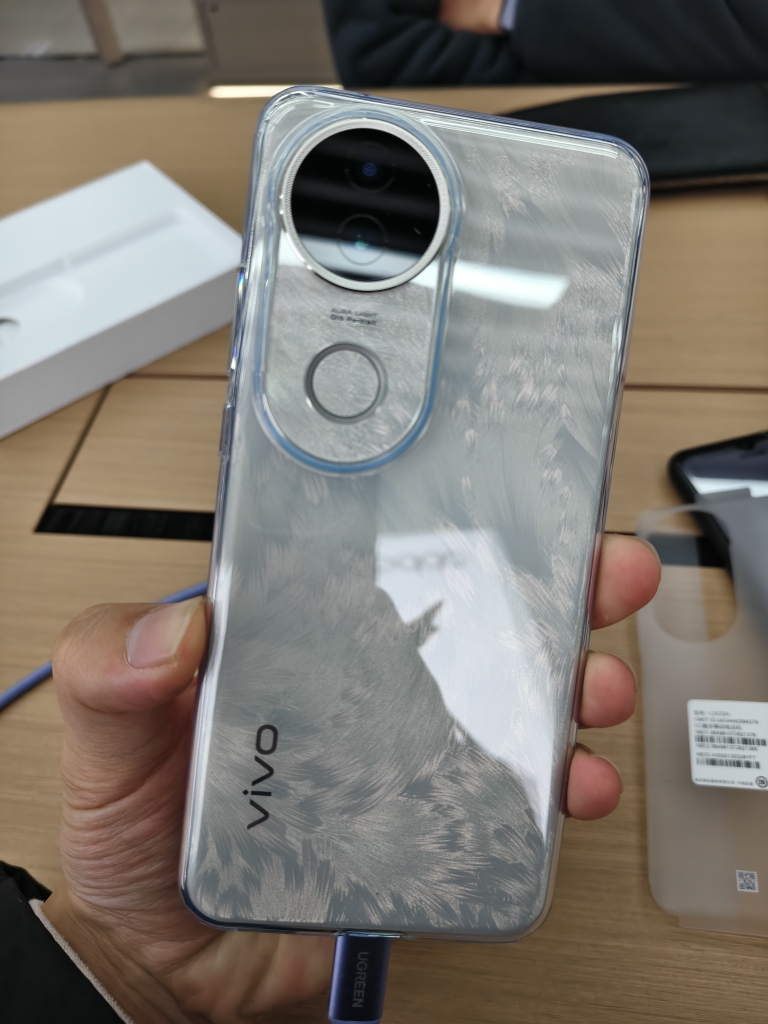 vivo S20 凤羽金 12GB+256GB 全网通5G新品手机第三代骁龙7旗舰芯片5000万防畸变柔光自拍90W快充拍照游戏学生智能手机晒单图